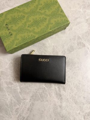 [구찌] 구찌 로고 지퍼 지갑