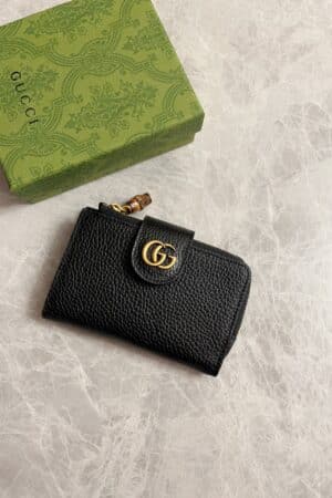 [구찌] 뱀부 미디엄 더블 G 지갑