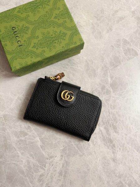 [구찌] 뱀부 미디엄 더블 G 지갑