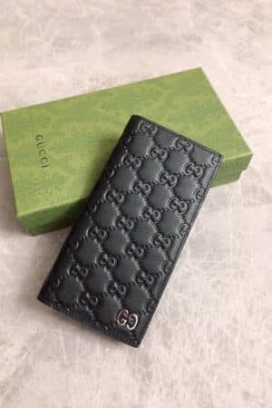 [구찌] GG  엠보스  장지갑