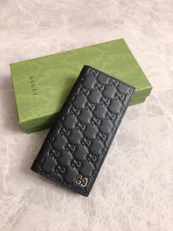[구찌] GG  엠보스  장지갑
