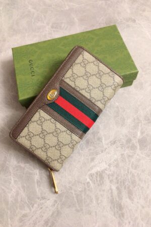 [구찌] 오피디아 GG 수프림 지갑