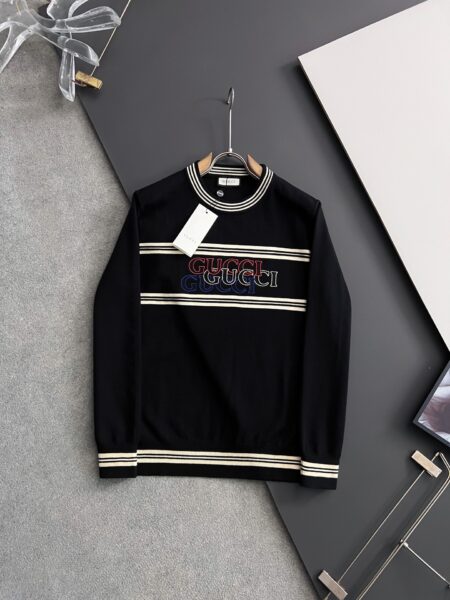 [구찌] 멀티 로고 스트라이프 니트