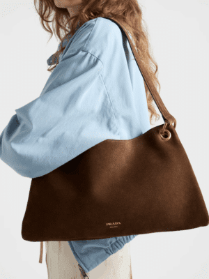 [프라다] 에뛰드 라지 스웨이드 숄더백 1BC259