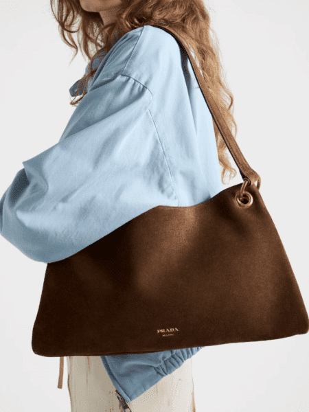 [프라다] 에뛰드 라지 스웨이드 숄더백 1BC259