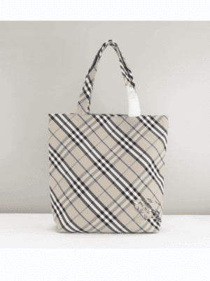 [버버리] 미디엄 체크 토트백 891010