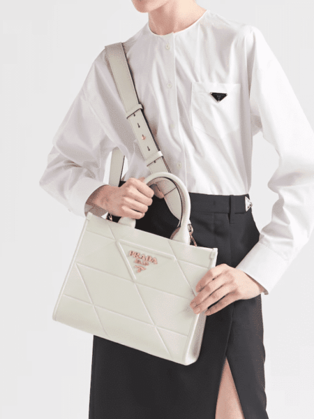 [프라다] 탑 스티칭 스몰 가죽 프라다 심볼 백 1BA379