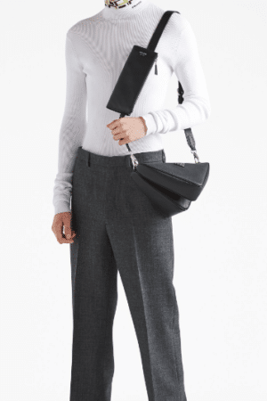 [프라다] 삼각로고 사피아노 트라이앵글 숄더백 2VH157