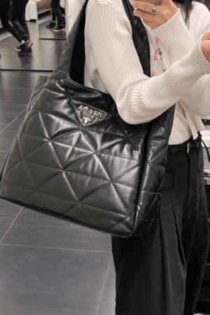 [프라다] 라지 토트백 나파 레더 핸드백 1BG449