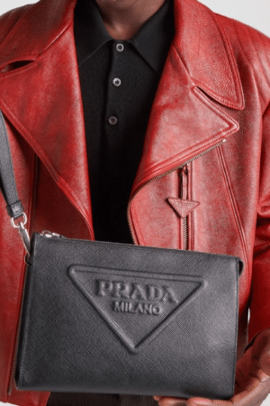 [프라다] 삼각로고 사피아노 레더 클러치 2VF039