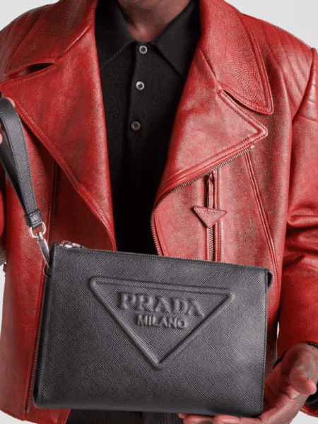 [프라다] 삼각로고 사피아노 레더 클러치 2VF039