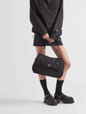 [프라다] 리나일론 라지 패딩 숄더백 1BD256