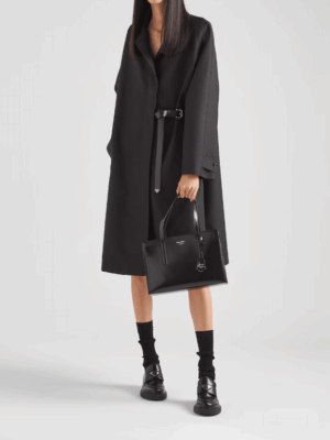 [프라다] 리에디션 1995 브러쉬드 가죽 미디엄 핸드백 1BA350