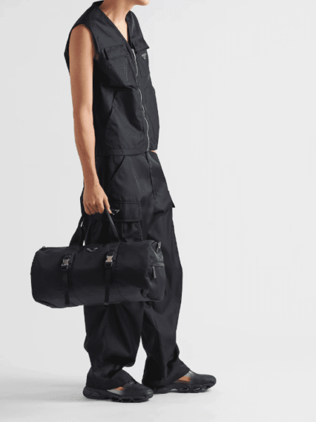 [프라다] 리나일론 및 사피아노 가죽 더플백 2VC015