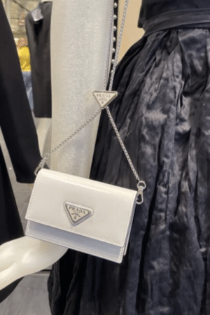 [프라다] 브러쉬드 가죽 숄더백 1BD307