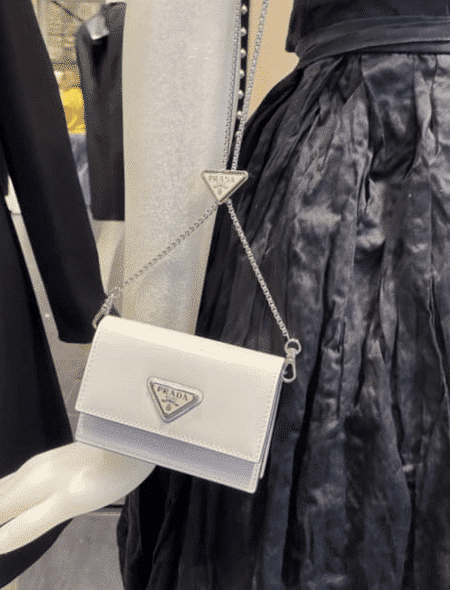 [프라다] 브러쉬드 가죽 숄더백 1BD307