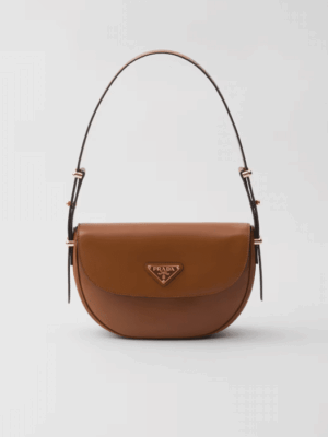 [프라다] 플랩이 달린 프라다 아르케 가죽 숄더백 1BD365