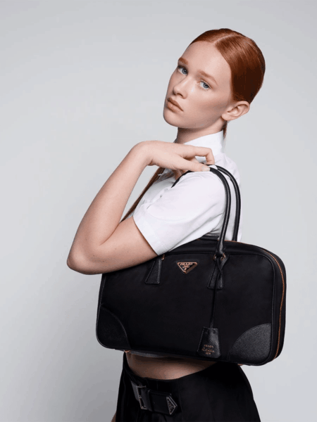 [프라다] 리에디션 1978 미디엄 리나일론 및 사피아노 가죽 투핸들 백 1BB115_R064_F0002_V_OOO