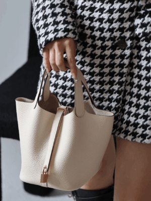 [에르메스] 피코탄 Lock 18cm Clemence/ Nata - Gold