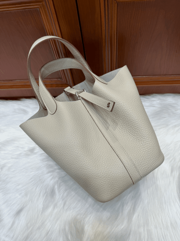 [에르메스] 피코탄 Lock 18cm Clemence/ Nata - Silver