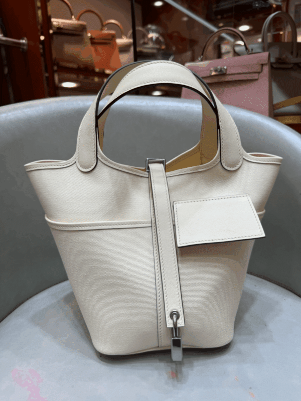 [에르메스] 피코탄 Lock 18cm Canvas With Swift/ Craie - Silver