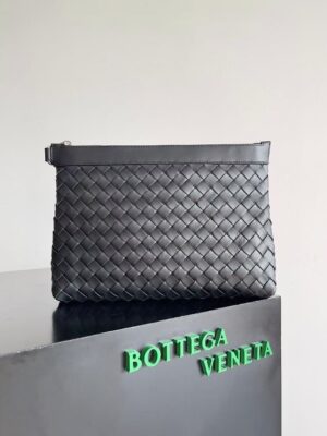 [보테가베네타] 미디엄 인트레치아토 지퍼 파우치 651852
