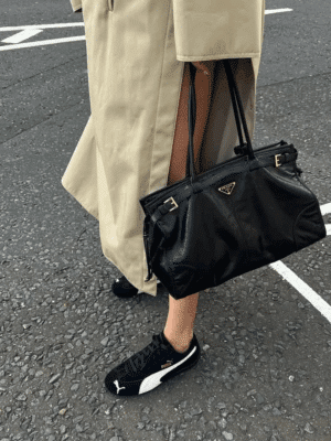 [프라다] 보니 라지 가죽 핸드백 블랙 1BA433