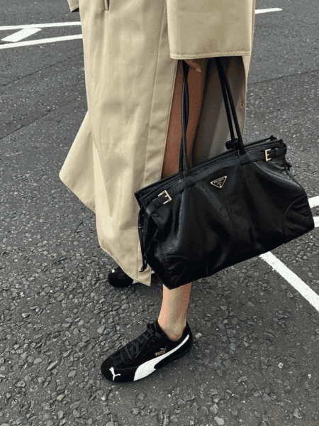 [프라다] 보니 라지 가죽 핸드백 블랙 1BA433