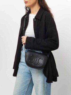 [셀린느] 퀴르 트리옹프 폴코 - 부드러운 카프스킨 블랙 198263DU3