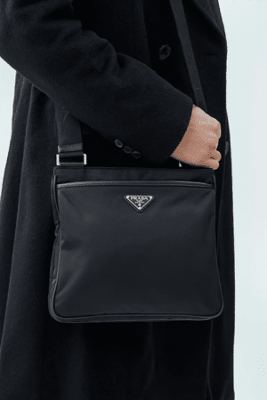 [프라다] 나일론 메신저백 2VH093