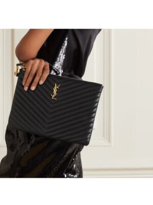 [생로랑] 마틀라세 가죽 소재의 모노그램 태블릿 파우치 은장/ 금장 559193