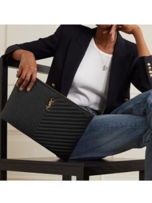 [생로랑] 마틀라세 가죽 소재의 모노그램 다큐먼트 홀더 파우치 은장/ 금장440222