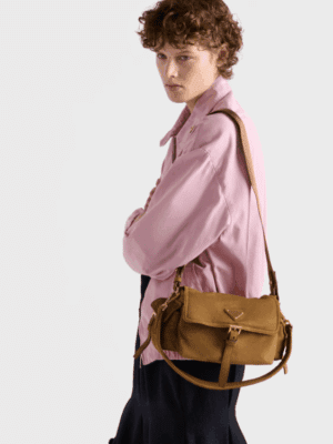 [프라다] 익스플로어 미디엄 스웨이드 숄더백 1BD394