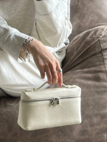 [로로피아나] 엑스트라 포켓 L19 FAN4045