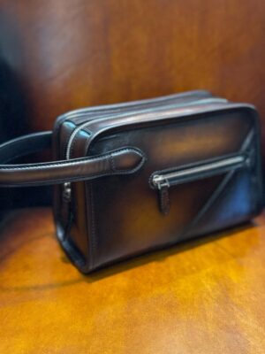 [벨루티] 모닝 스크리토 가죽 세면 파우치 (2 COLORS)