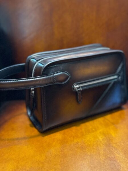 [벨루티] 모닝 스크리토 가죽 세면 파우치 (2 COLORS)