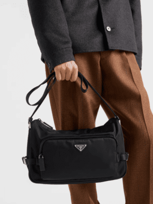 [프라다] 라지 리나일론 및 사피아노 가죽 숄더백 2VH191