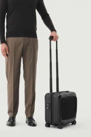 [리모와] 에센셜 슬리브 콤팩트 / 매트 블랙 / 슬레이트 그레이 (15인치)