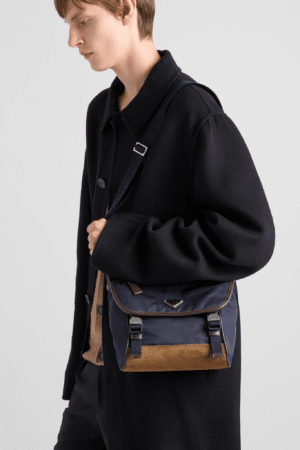 [프라다] 미디엄 리나일론 및 가죽 숄더백 2VD066