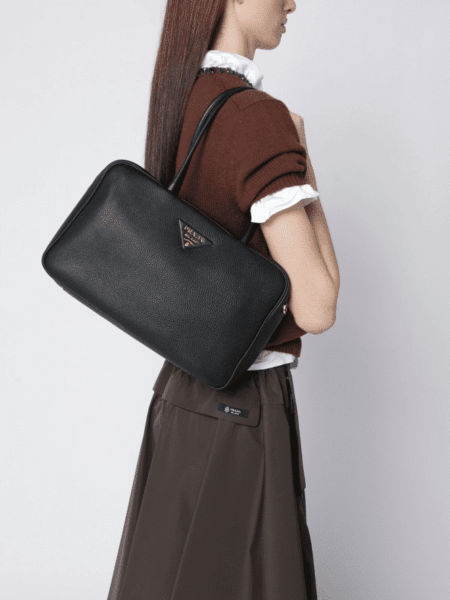 [프라다] 라지 레더 탑 핸들 백 1BB128