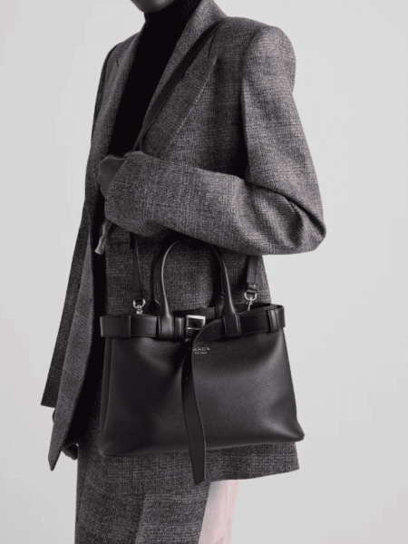 [프라다] 버클 벨트가 달린 스몰 가죽 핸드백 1BA434