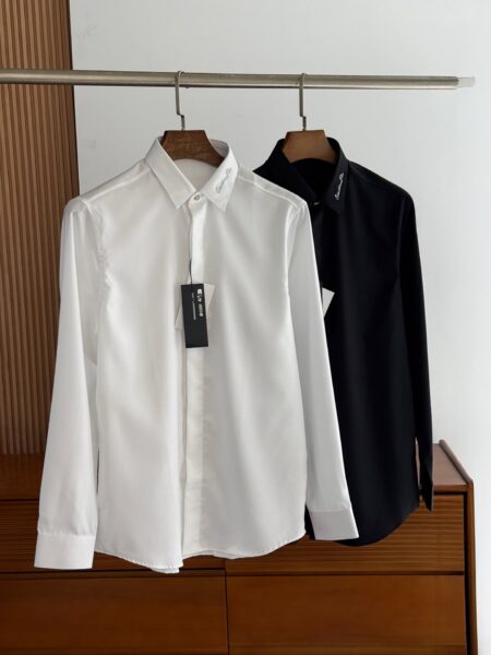[디올] "Christian Dior" 자수 셔츠 (2 COLORS)