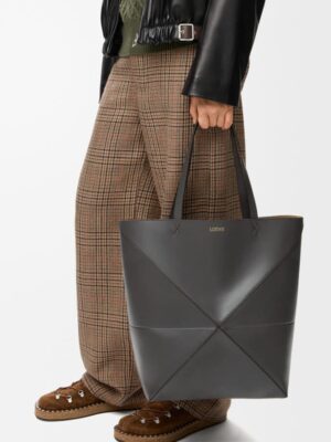 [로에베] XL 샤이니 카프스킨 퍼즐  폴드 토트 백