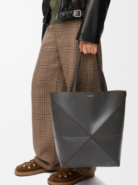 [로에베] XL 샤이니 카프스킨 퍼즐  폴드 토트 백