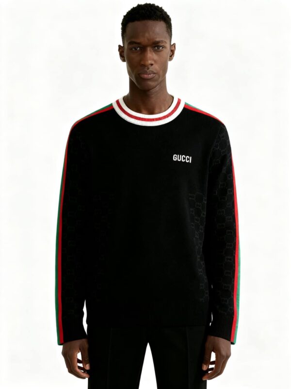 [구찌] 캐쥬얼 블랙 자수 맨투맨