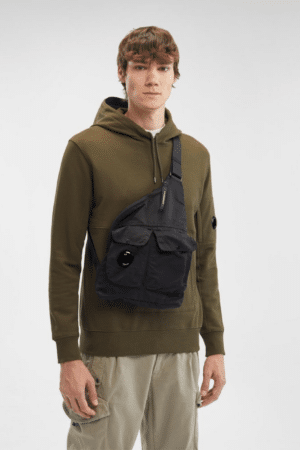 [CP COMPANY] 나일론 B 크로스바디 백팩