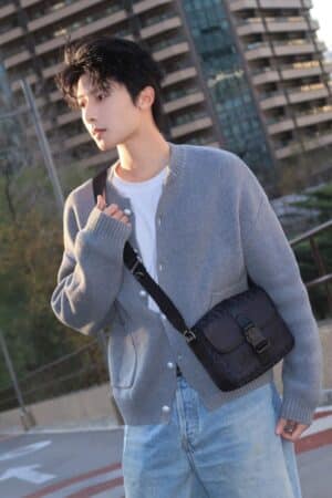 [디올] Dior Trek 플랩 스트랩백 1DTPO451DOL