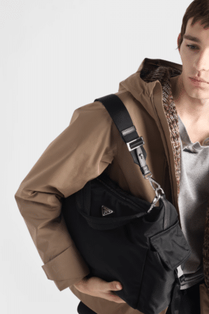 [프라다] 익스플로어 리나일론 및 가죽 백 2VH204