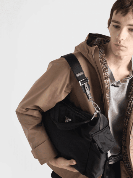 [프라다] 익스플로어 리나일론 및 가죽 백 2VH204