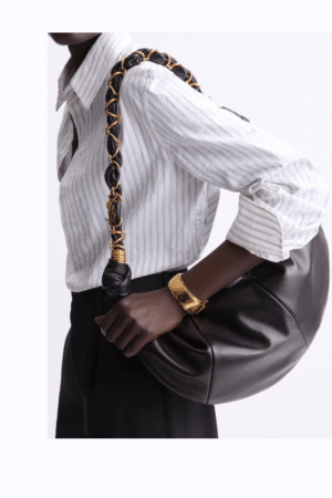 [생로랑] 램스킨 소재 AMALIA 호보 백 862210